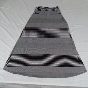 MERONA BLACK AND WHITE STRIPE WOMENS LARGE LONG SKIRT K513